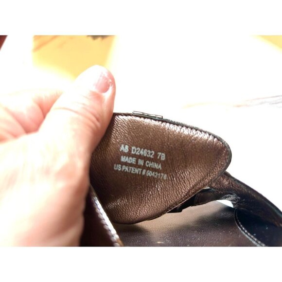 COLE-HAAN NIKE AIR BROWN LEATHER/PATENT LEATHER BUCKLE SANDALS - 7 - Picture 11 of 11